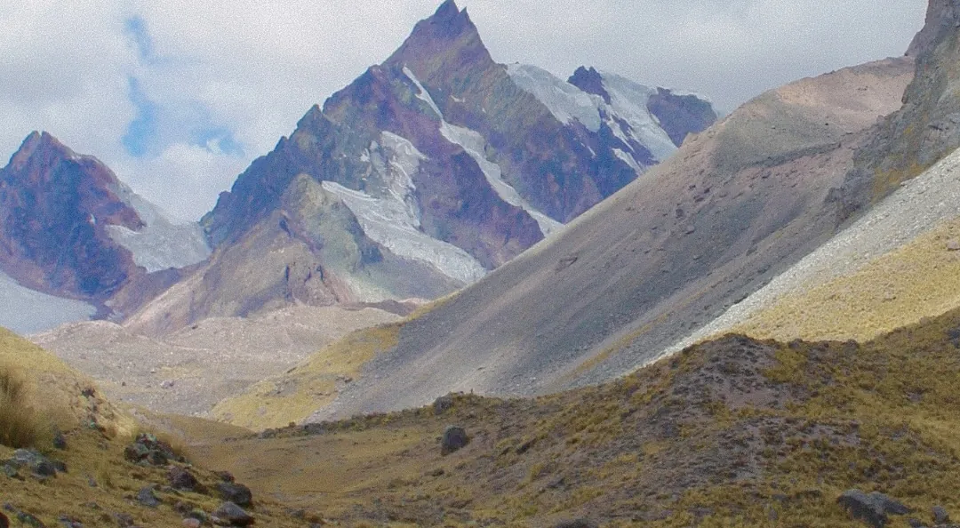Snowy peaks above the seven lagoons near Cusco